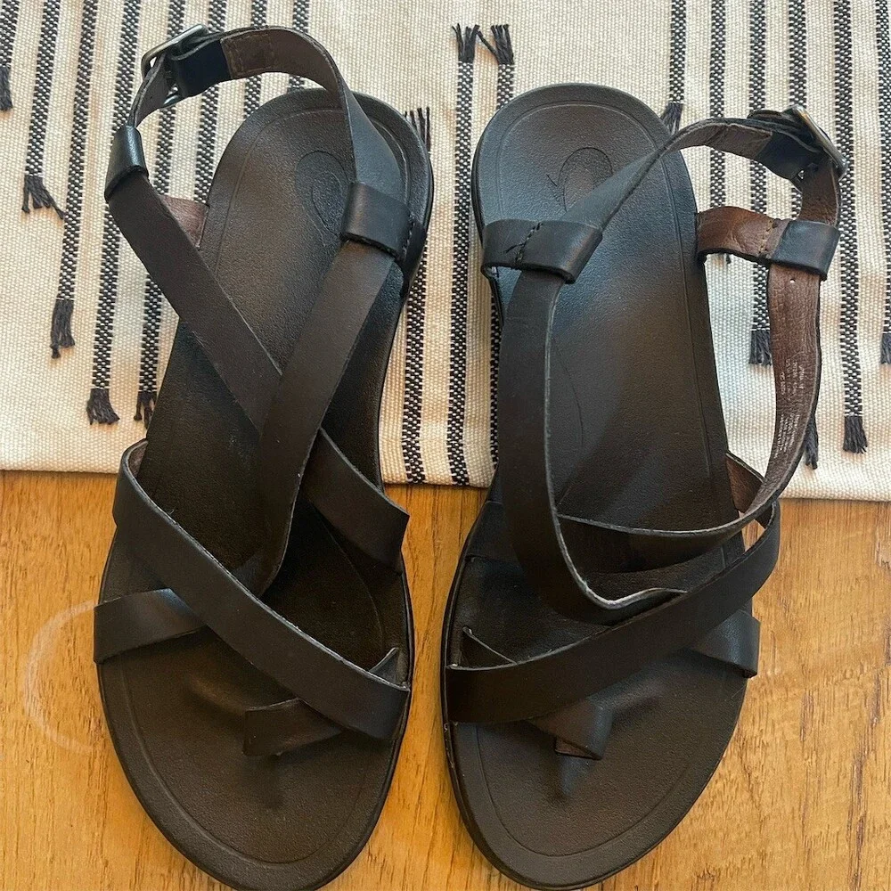 OluKai Black Leather Strappy Sandals